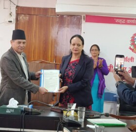 कर्णाली प्रदेशका मुख्यमन्त्री शाहीले मन्त्रीहरुसंग गरे कार्यसम्पादनको सम्झौता