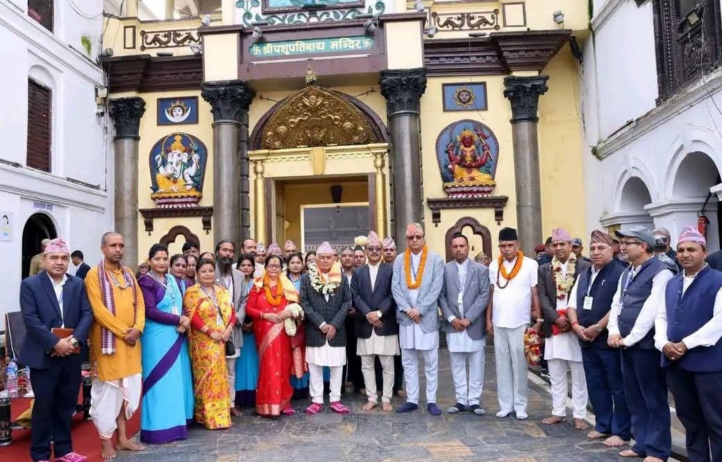 देश र जनताको कल्याणको कामनासहित राष्ट्रपतिद्वारा पशुपतिनाथमा पूजाआराधना