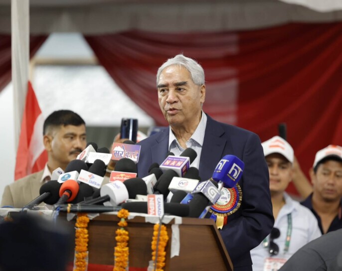 जलवायु परिवर्तनले सेता हिमाल काला देखिन थालेका छन, पूर्वप्रधानमन्त्री देउवा