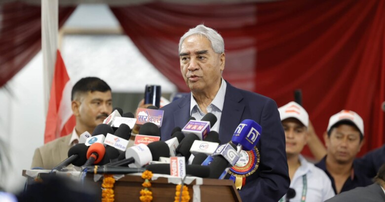 जलवायु परिवर्तनले सेता हिमाल काला देखिन थालेका छन, पूर्वप्रधानमन्त्री देउवा