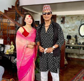 नायक राजेश हमालले लगाए दसैंको टीका जमरा