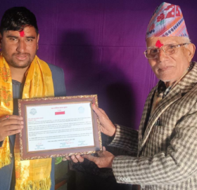 कर्णालीबाट पत्रकारितामा विद्यावारिधि गर्ने डा.एलपी देवकोटा सम्मानित