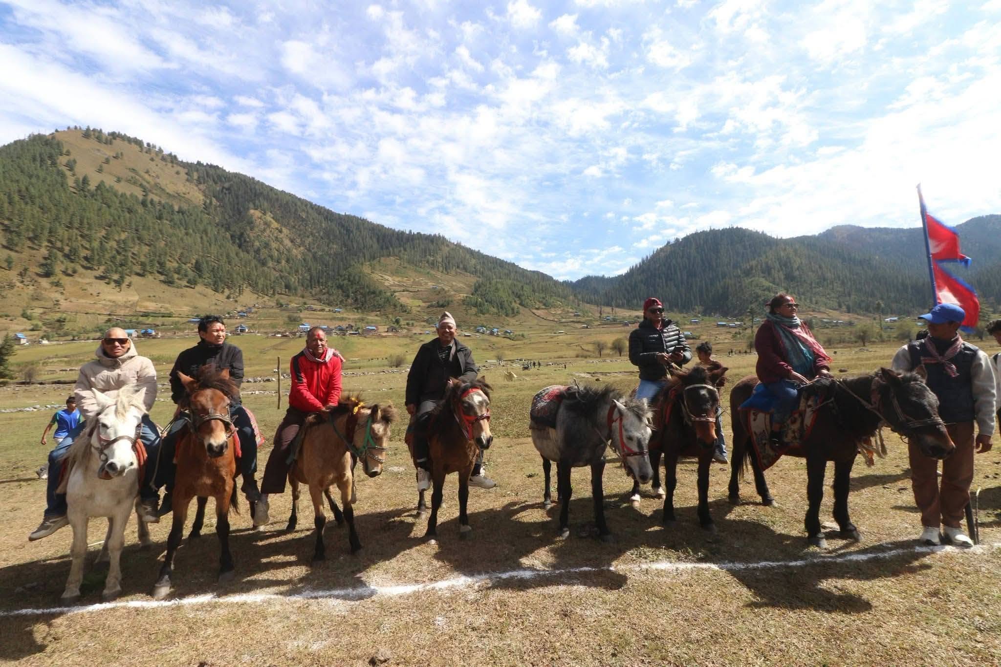 जुम्लामा फूलपातीको अवसरमा घोडादौड प्रतियोगिता