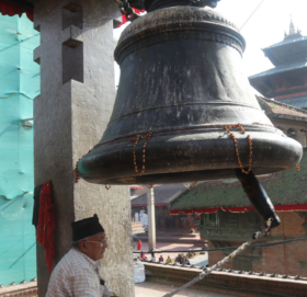 हनुमानढोकामा हरेक दिन बिहान ९ बजे १०८ पटक बजाइने घण्ट